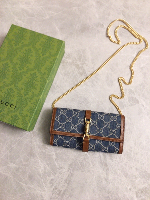 グッチ財布 レプリカ正面デザイン